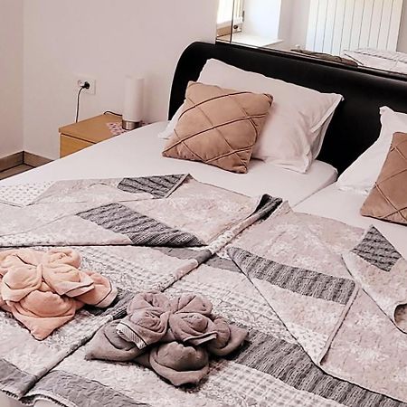 Apartmaji Soncek อิซอลา ภายนอก รูปภาพ